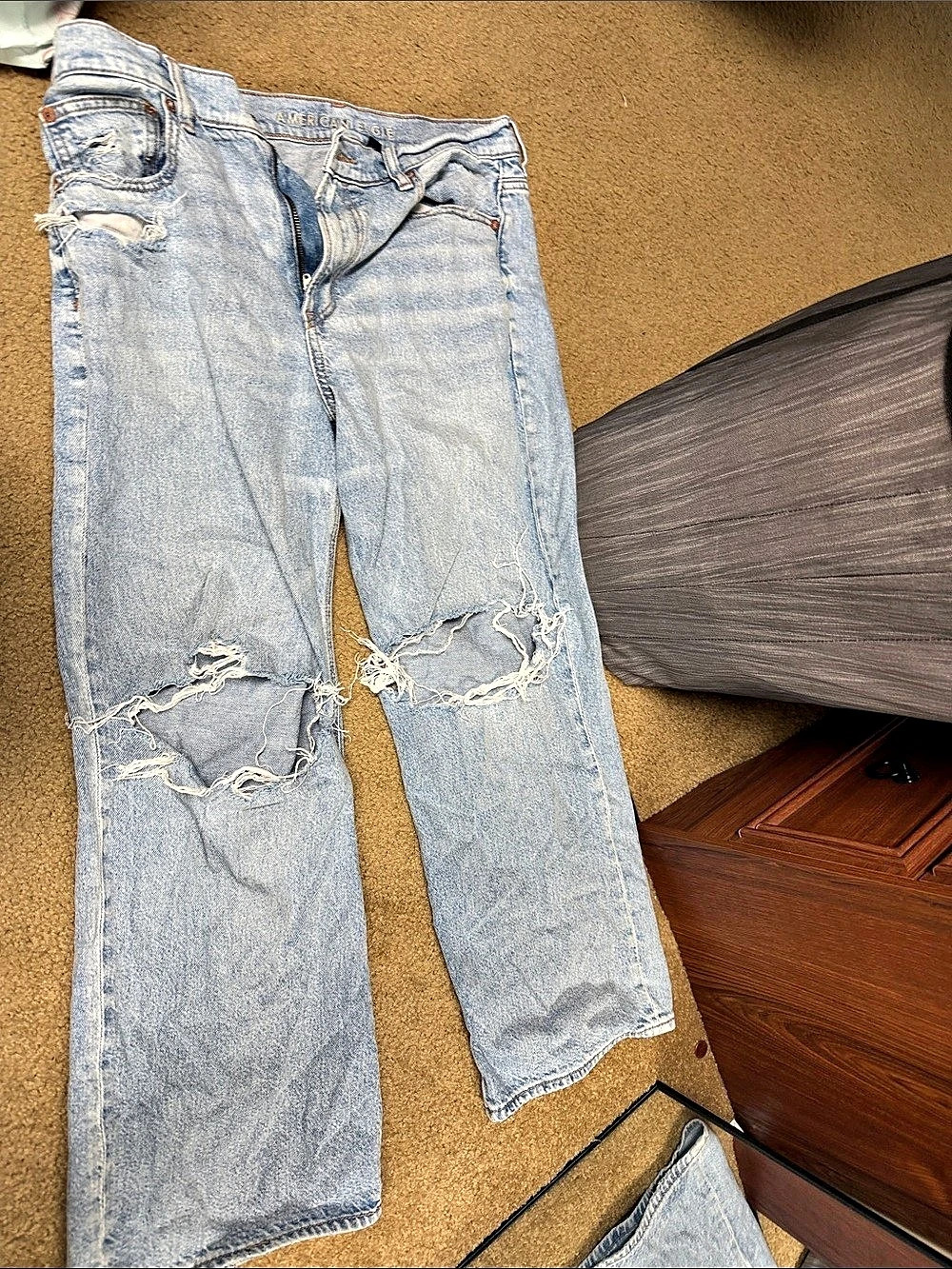 12 short American Eagle AE Super High-Waisted Baggy Wide-Leg Jean Blue